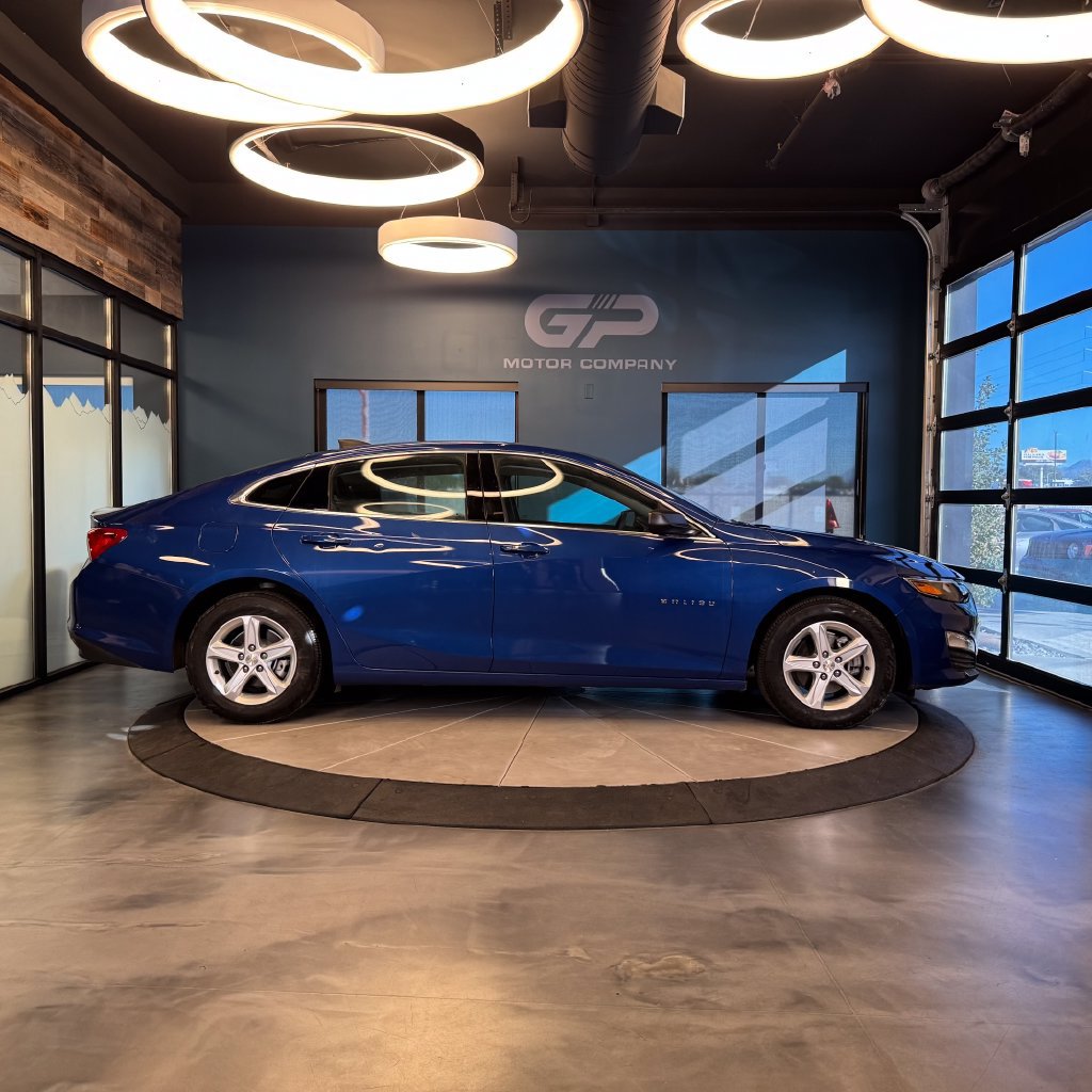 Used 2023 Chevrolet Malibu LS w/ LPO, Floor Liner Package FWD image 2