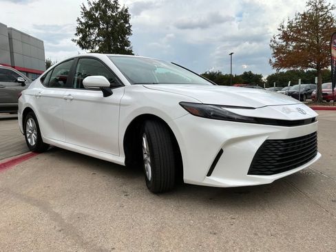 Used 2026 Toyota Camry LE FWD image 4