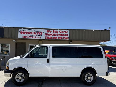 Used 2014 Chevrolet Express 2500 LT w/ LT Preferred Equipment Group RWD image 7