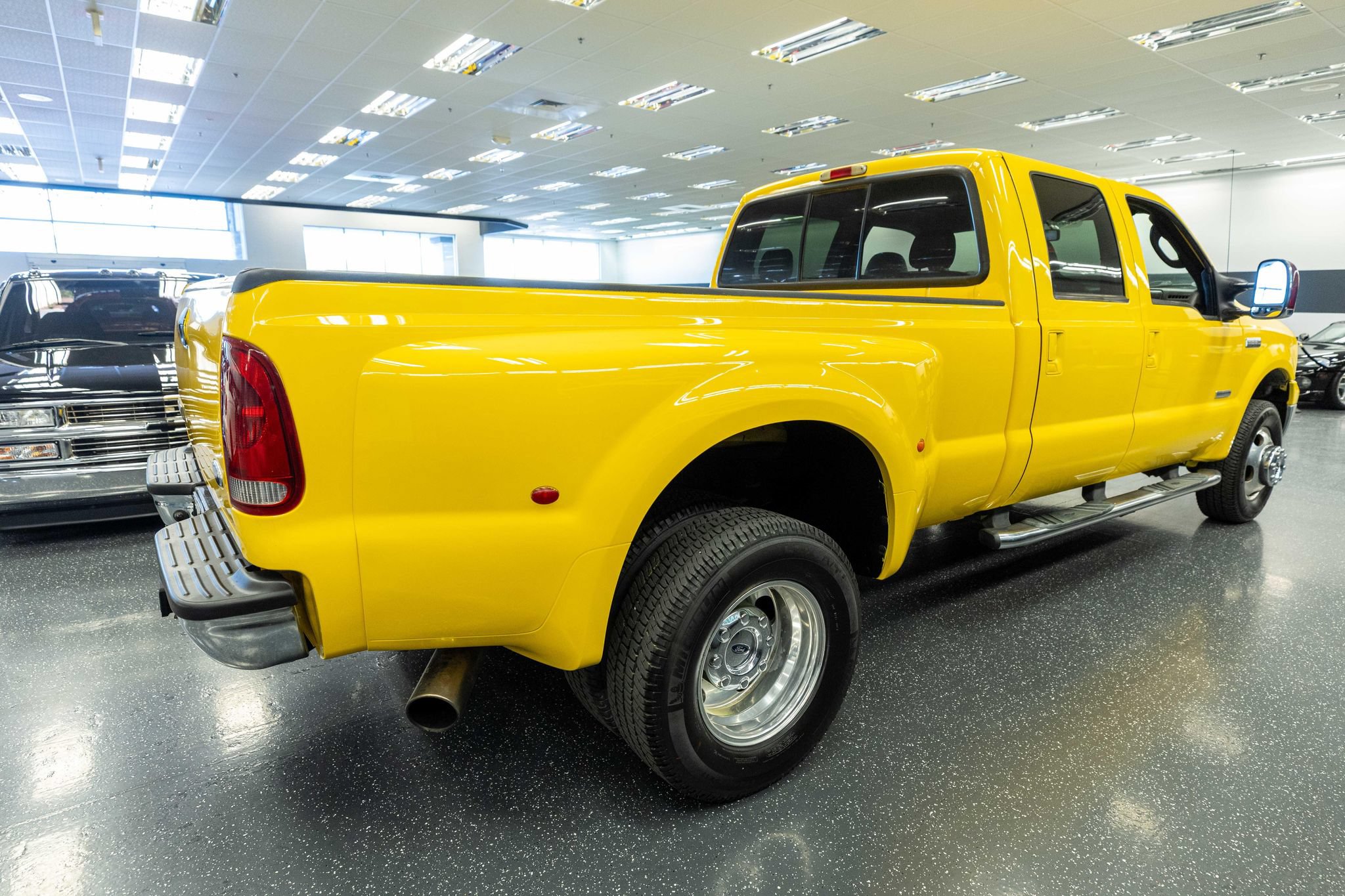 Used 2006 Ford F350 Lariat AWD/4WD image 5