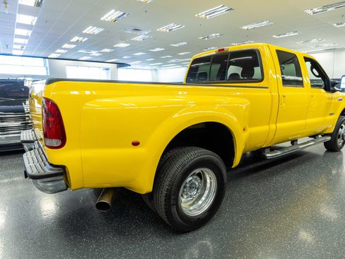 Used 2006 Ford F350 Lariat AWD/4WD image 5