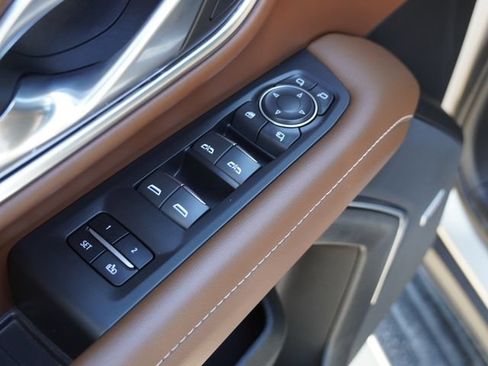 Used 2023 Chevrolet Tahoe High Country RWD image 23