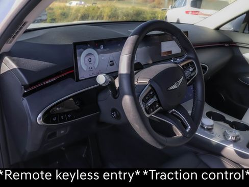 Used 2026 Genesis GV70 2.5T Select image 4