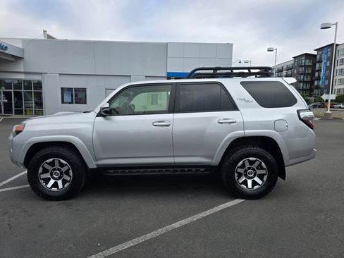 Used 2021 Toyota 4Runner TRD Off-Road Premium w/ Moonroof Package AWD/4WD image 2