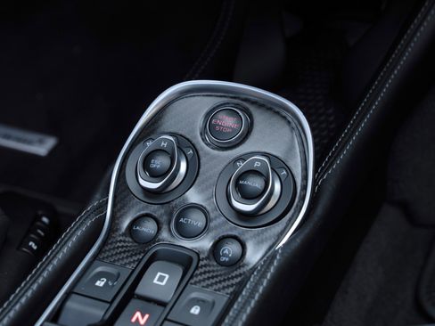 Used 2017 McLaren 570S RWD image 65