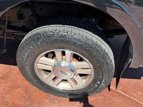 Used 2007 Ford F150 Lariat AWD/4WD image 7