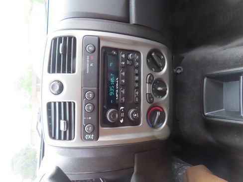 Used 2011 Chevrolet Colorado LT AWD/4WD image 46