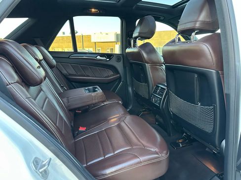 Used 2013 Mercedes-Benz ML 63 AMG 4MATIC image 24