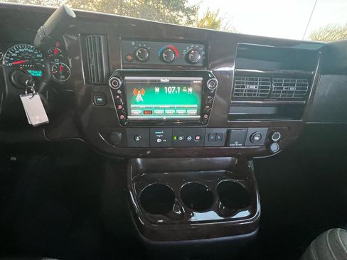 Used 2022 Chevrolet Express 2500 Extended w/ Enhanced Convenience Package image 32