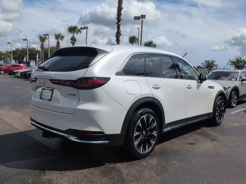 Used 2024 MAZDA CX-90 Plug-In Hybrid w/ Premium Pkg AWD/4WD image 4