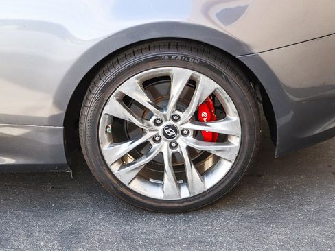 Used 2016 Hyundai Genesis Coupe 3.8 image 13