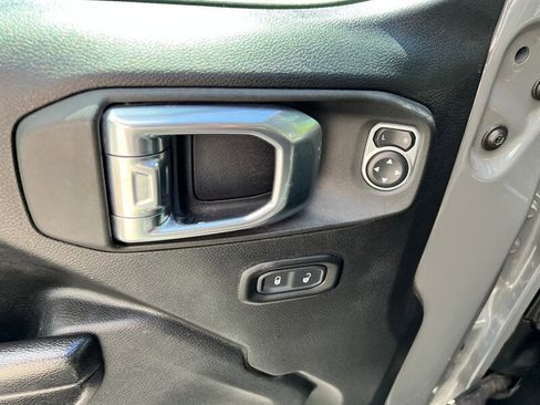 Used 2021 Jeep Wrangler Rubicon image 21
