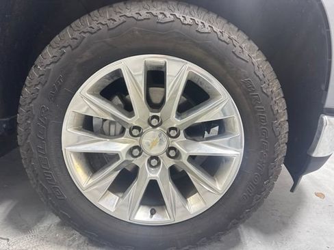 Used 2020 Chevrolet Silverado 1500 LTZ w/ LTZ Premium Package AWD/4WD image 4