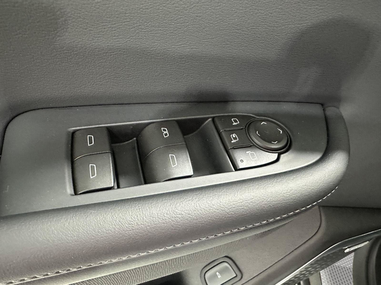 Used 2026 Buick Enclave Preferred AWD/4WD image 22