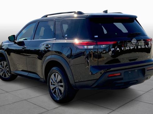 Used 2025 Nissan Pathfinder SV image 10