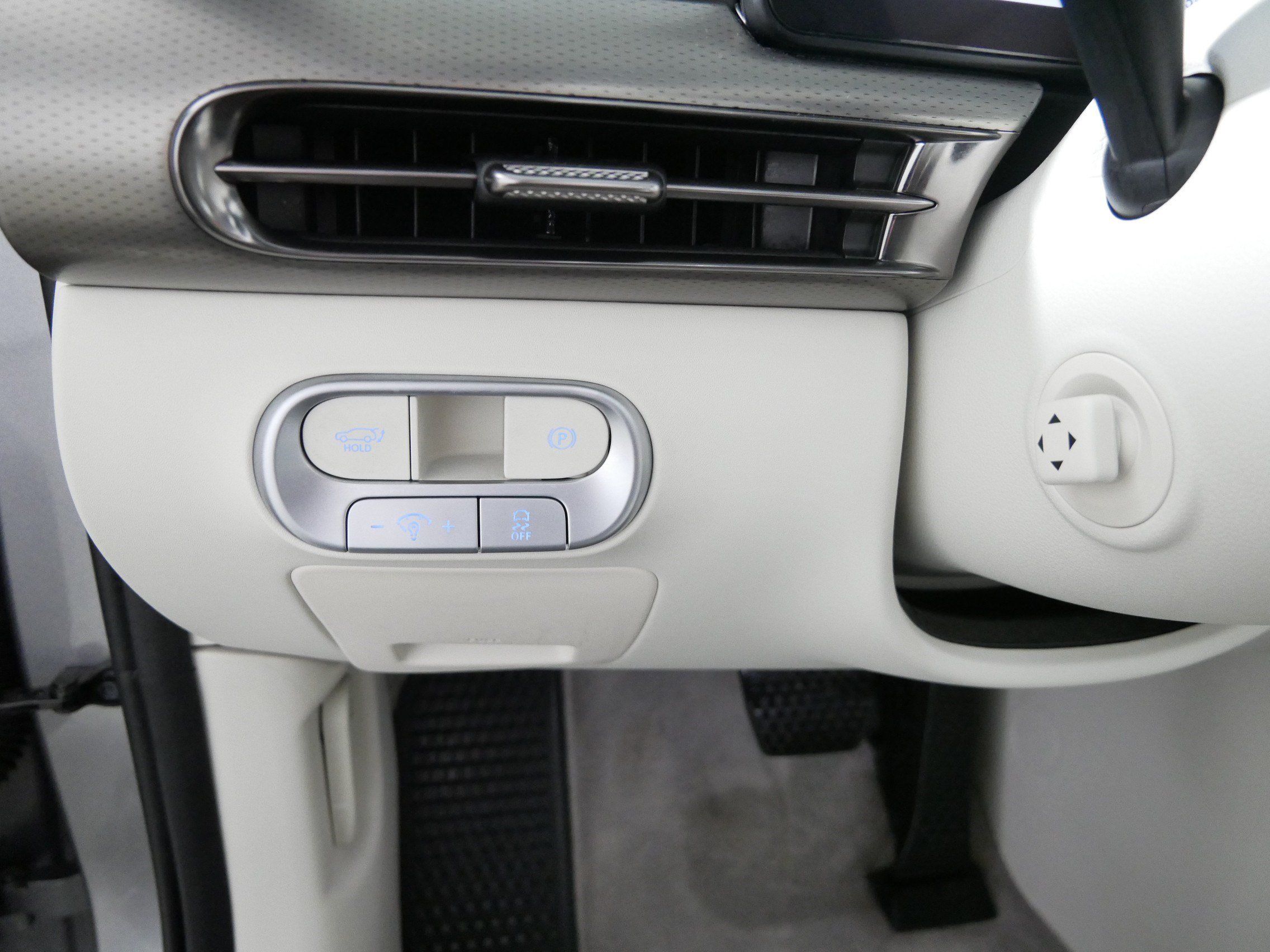 Certified 2023 Genesis GV60 Advanced AWD/4WD image 26
