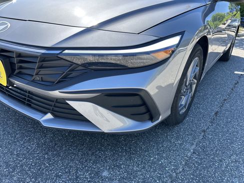 New 2026 Hyundai Elantra Hybrid FWD image 14