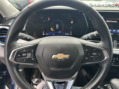 Certified 2024 Chevrolet Trax LT w/ LT Convenience Package FWD image 10