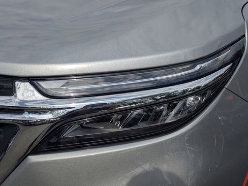 Used 2023 Chevrolet Equinox LT FWD image 9