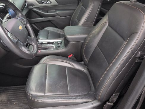 Used 2021 Chevrolet Traverse LT w/ LPO, Blackout Package AWD/4WD image 9