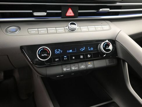 Certified 2024 Hyundai Elantra SEL FWD image 21