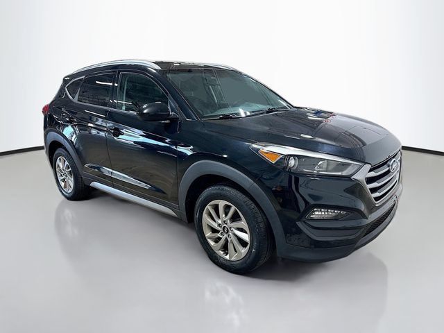 Used 2017 Hyundai Tucson SE w/ SE Popular Package 02 AWD/4WD image 3