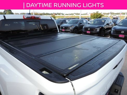 Used 2025 Chevrolet Colorado Z71 w/ Technology Package AWD/4WD image 14