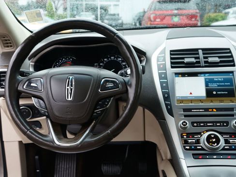 Used 2018 Lincoln MKZ Select w/ Technology Package image 18