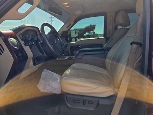 Used 2011 Ford F250 Lariat w/ Lariat Interior Pkg image 11