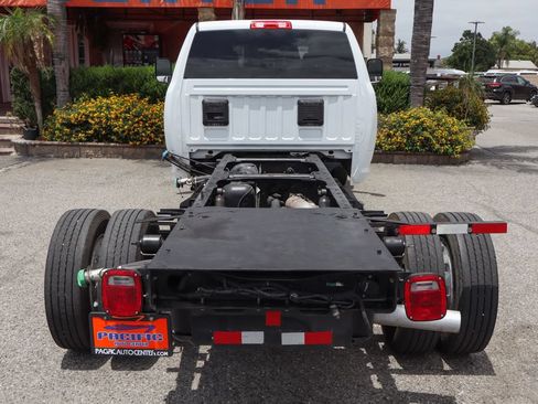Used 2021 RAM 5500 Tradesman w/ Chrome Appearance Group RWD image 8