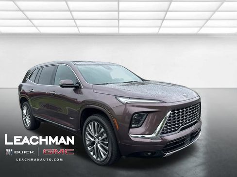Used 2025 Buick Enclave Avenir w/ LPO, Floor Liner Package FWD image 9