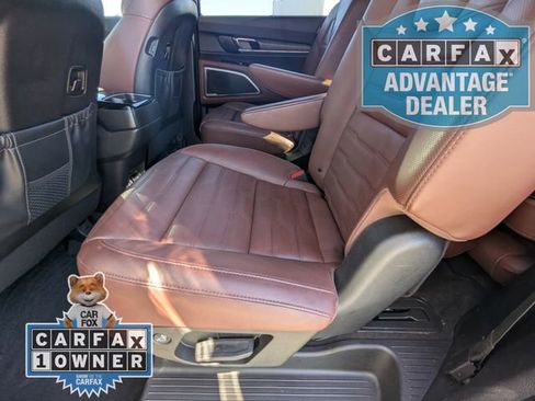 Used 2024 Kia Telluride SX Prestige w/ Towing Package image 24