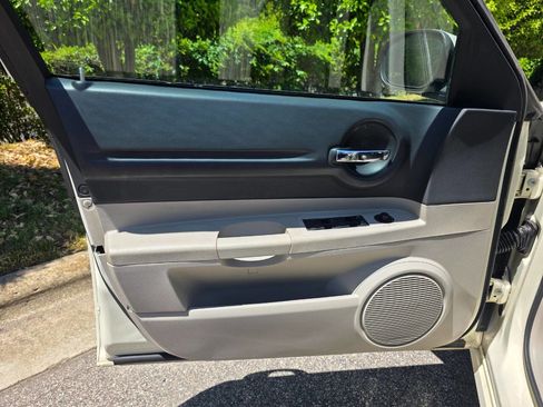 Used 2005 Dodge Magnum R/T w/ Convenience Group II RWD image 9