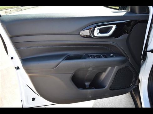 New 2025 Jeep Compass Latitude w/ Altitude Special Edition image 20
