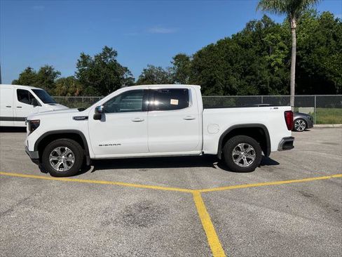 Used 2023 GMC Sierra 1500 SLE AWD/4WD image 4