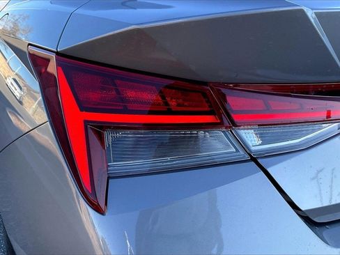 Used 2025 Hyundai Elantra SEL image 28