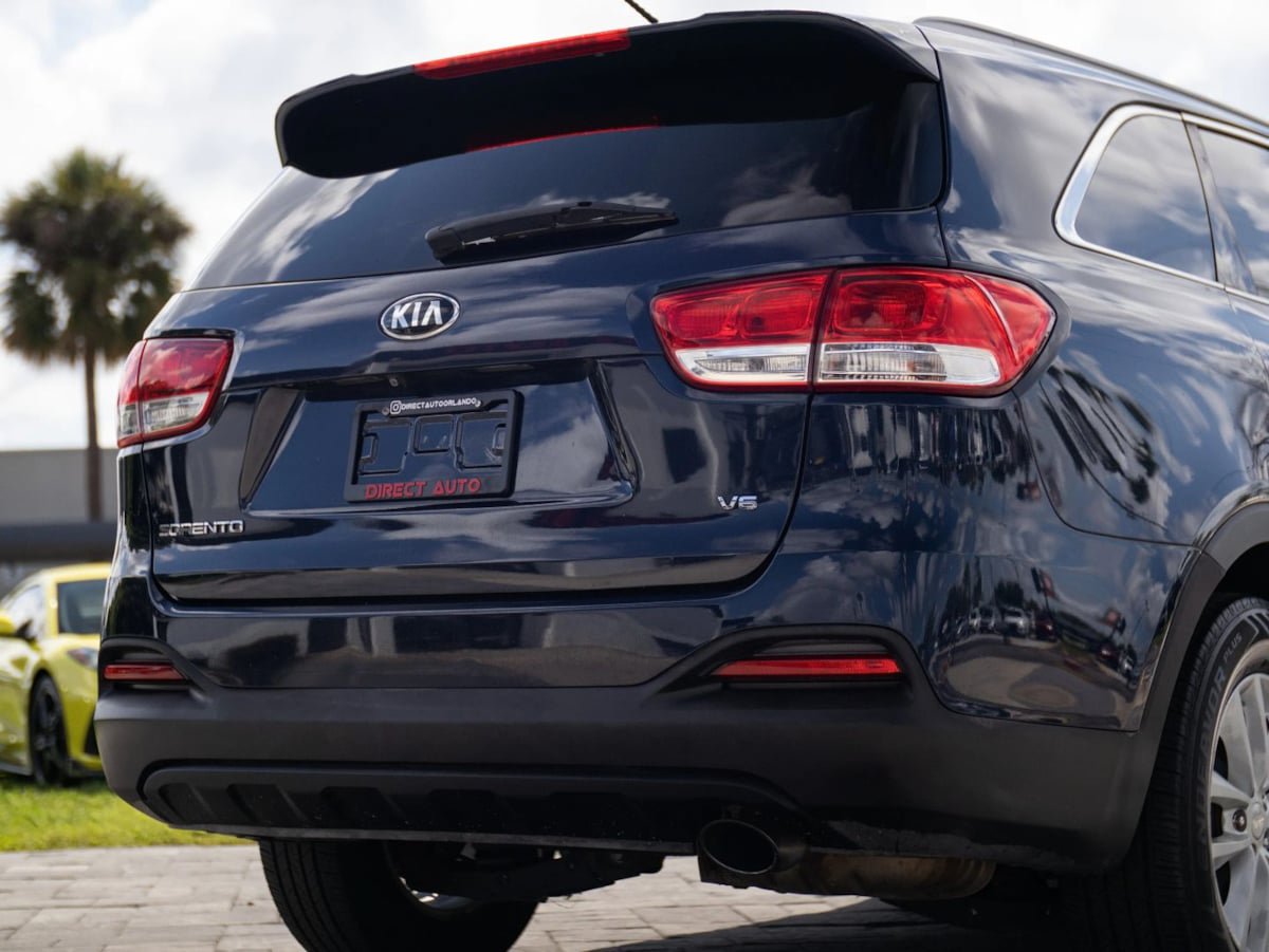 Used 2017 Kia Sorento AWD image 11