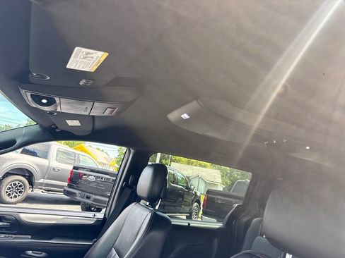 Used 2017 Dodge Grand Caravan GT FWD image 21