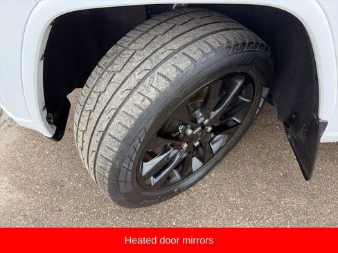 Used 2018 Jeep Grand Cherokee Altitude image 16