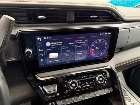 Used 2024 GMC Sierra 2500 AT4 w/ AT4 Preferred Package image 30