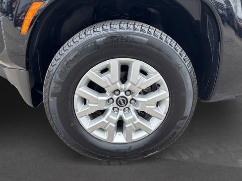 Used 2022 Nissan Frontier SV image 12