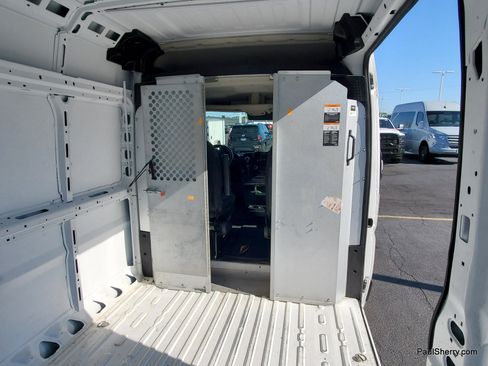 Used 2023 RAM ProMaster 2500 w/ Convenience Group FWD image 17