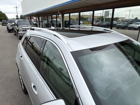 Used 2014 Cadillac SRX Luxury AWD/4WD image 3