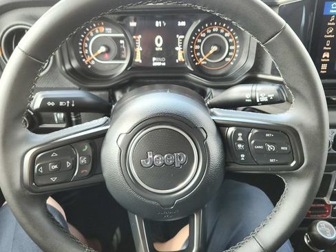 Used 2026 Jeep Gladiator Mojave AWD/4WD image 20