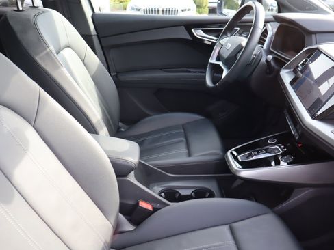 Used 2023 Audi Q4 e-tron Prestige image 14
