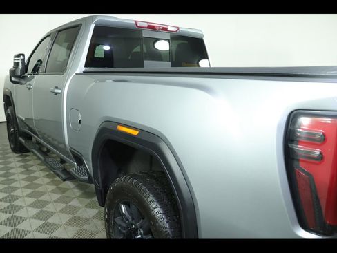 Used 2024 GMC Sierra 2500 AT4 w/ Technology Package image 21