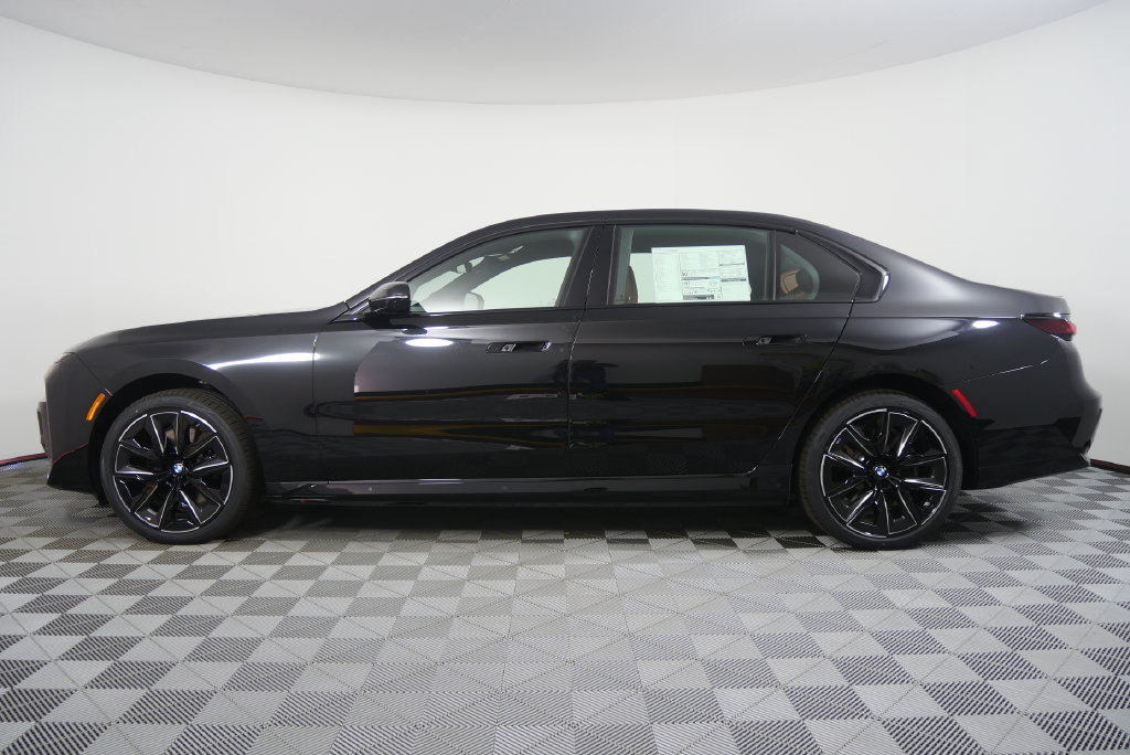 Certified 2026 BMW i7 xDrive60 w/ Executive Package AWD/4WD image 2