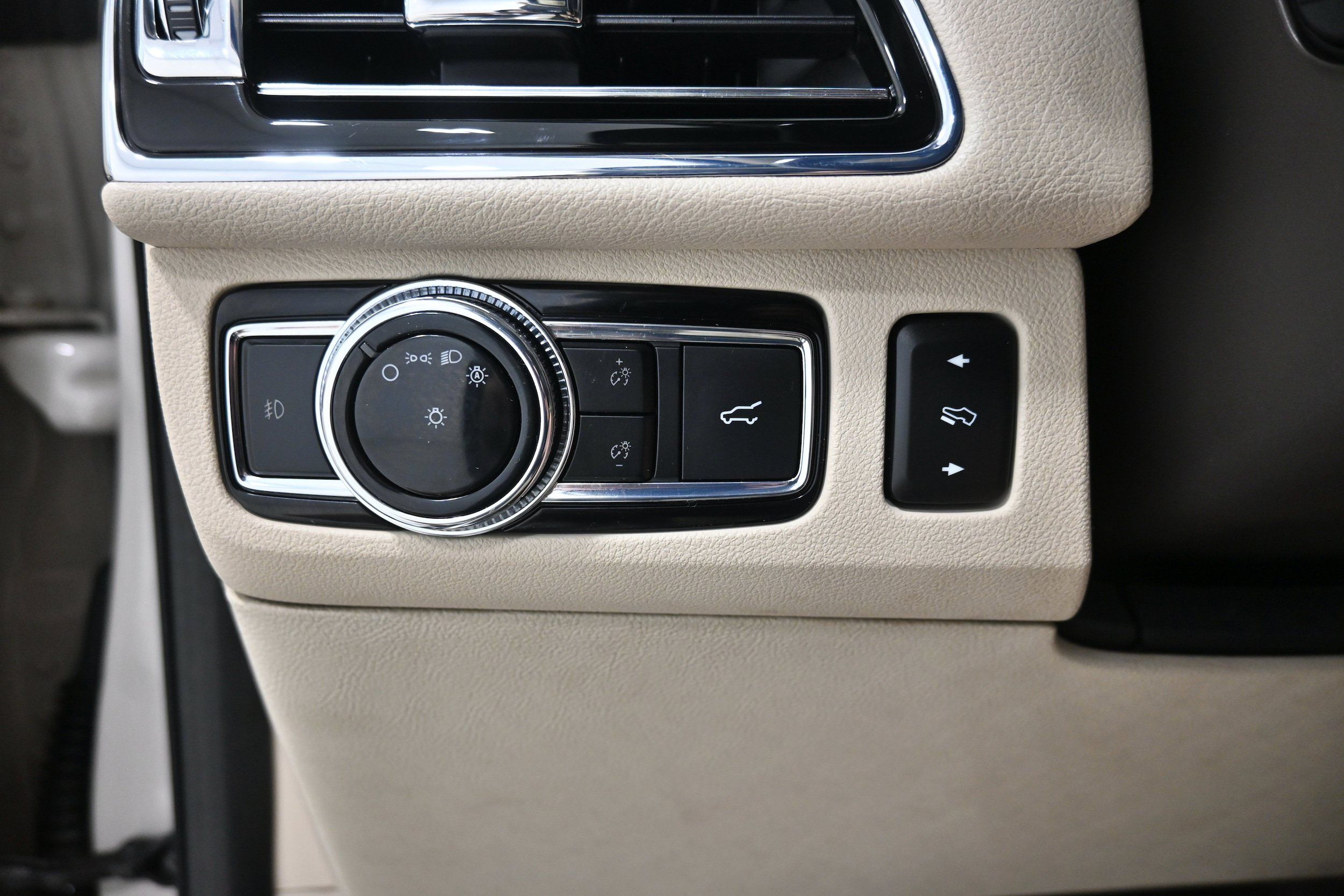 Used 2020 Lincoln Navigator Reserve w/ Luxury Package AWD/4WD image 9