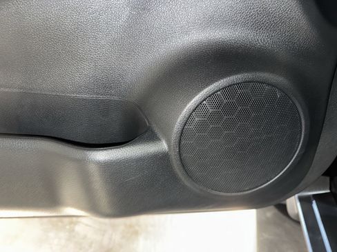 Used 2020 Nissan Rogue SV image 20