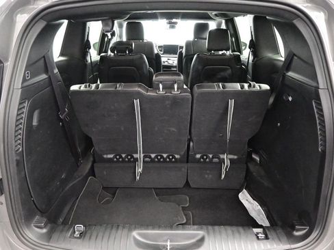 Used 2025 Chrysler Pacifica Select FWD image 13